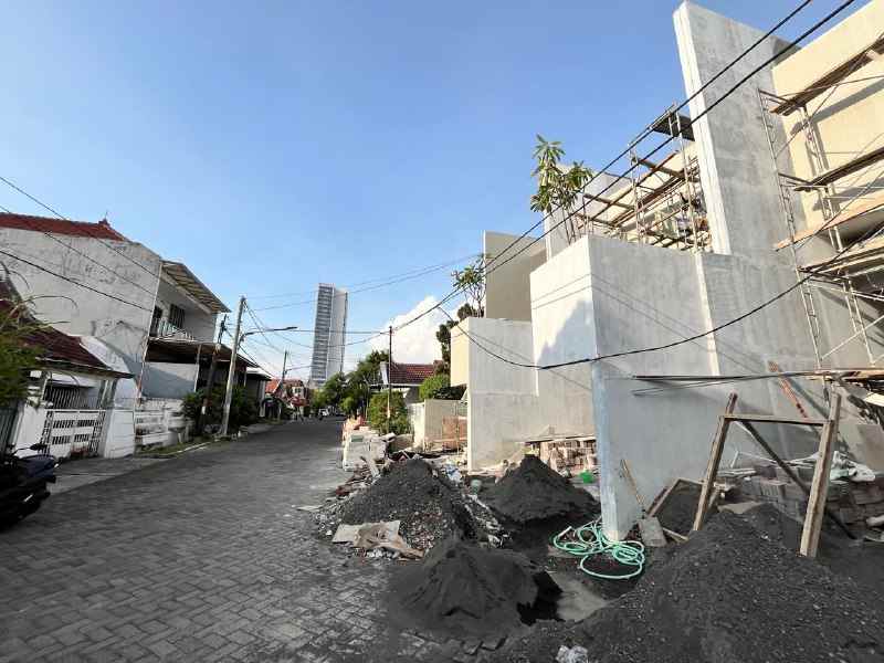 dijual rumah manyar tirtoasri