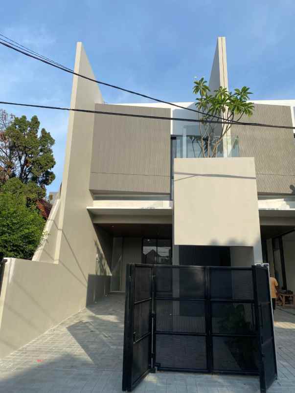 dijual rumah manyar tirtoasri