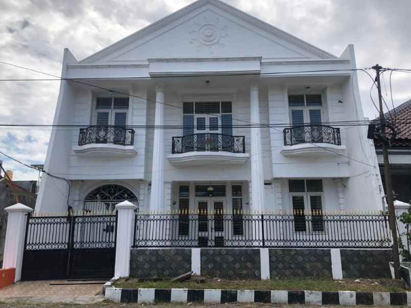 dijual rumah manyar tirtomoyo