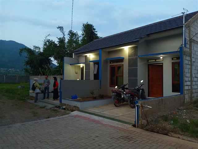 dijual rumah margaasih