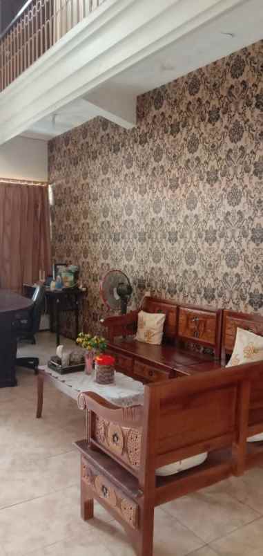 dijual rumah margorejo