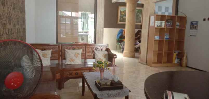 dijual rumah margorejo