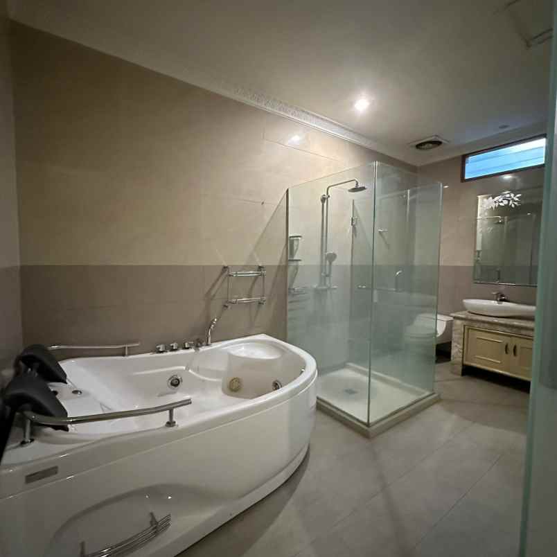 dijual rumah margorejo indah