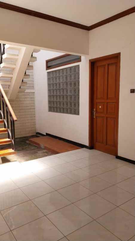 dijual rumah medokan asri timur dekat kampus upn merr