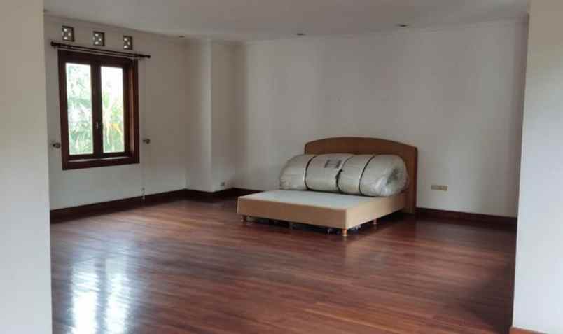 dijual rumah menteri rasuna said