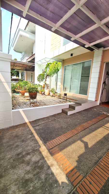 dijual rumah meruya selatan kembangan