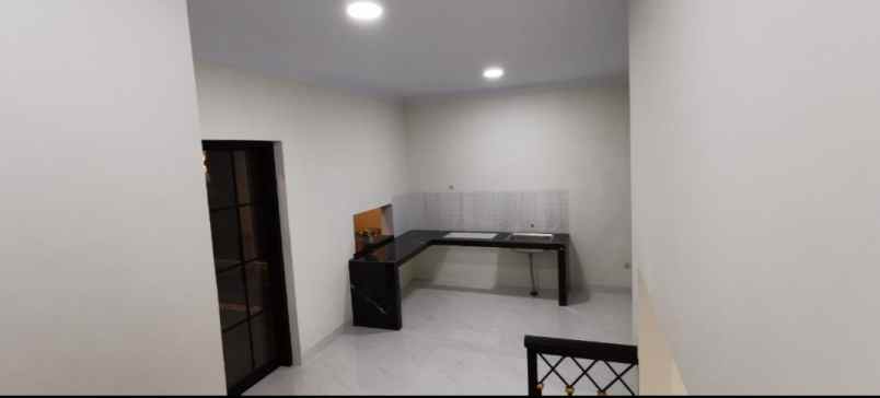 dijual rumah meruyung limo depok
