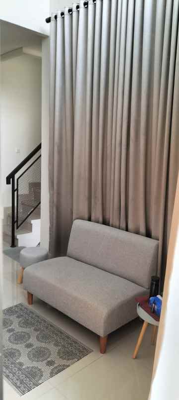 dijual rumah metland transyogi