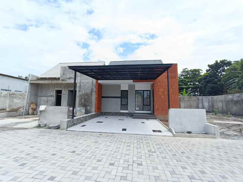 dijual rumah mlati