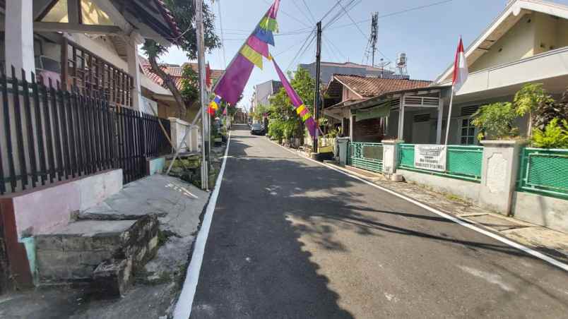 dijual rumah mugas