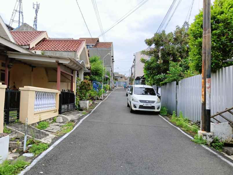 dijual rumah mugas