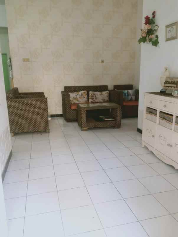 dijual rumah mulyorejo