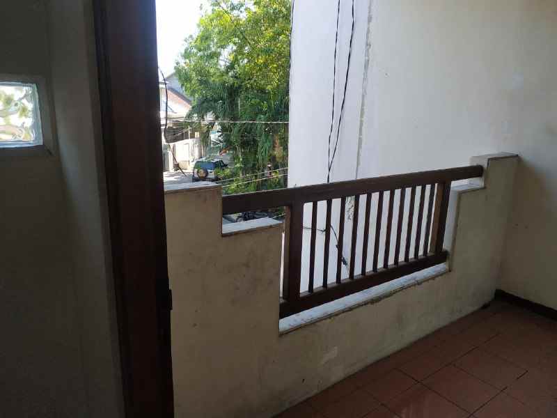 dijual rumah mulyosari utara