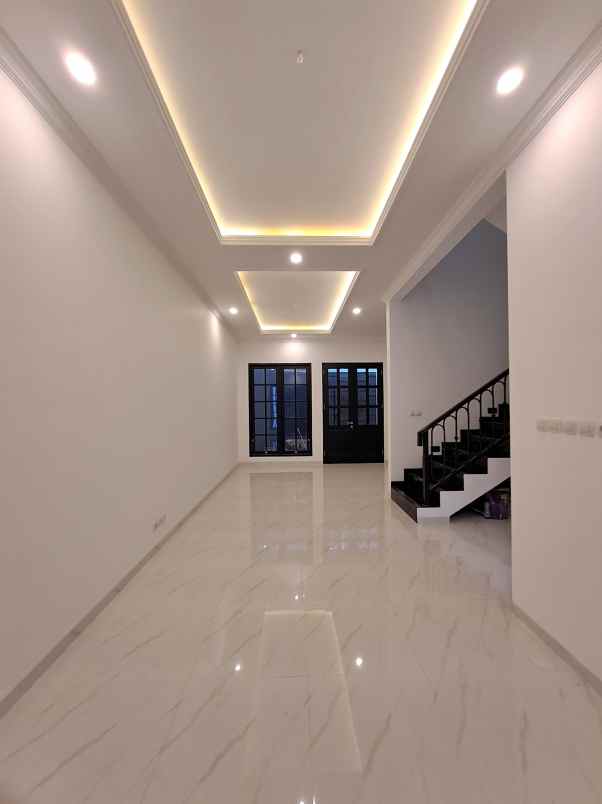 dijual rumah murah siap huni di jagakarsa