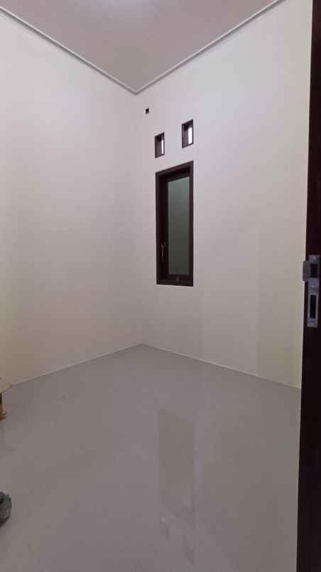 dijual rumah mutiara gading timur