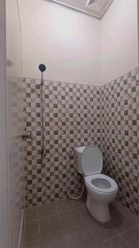 dijual rumah mutiara gading timur