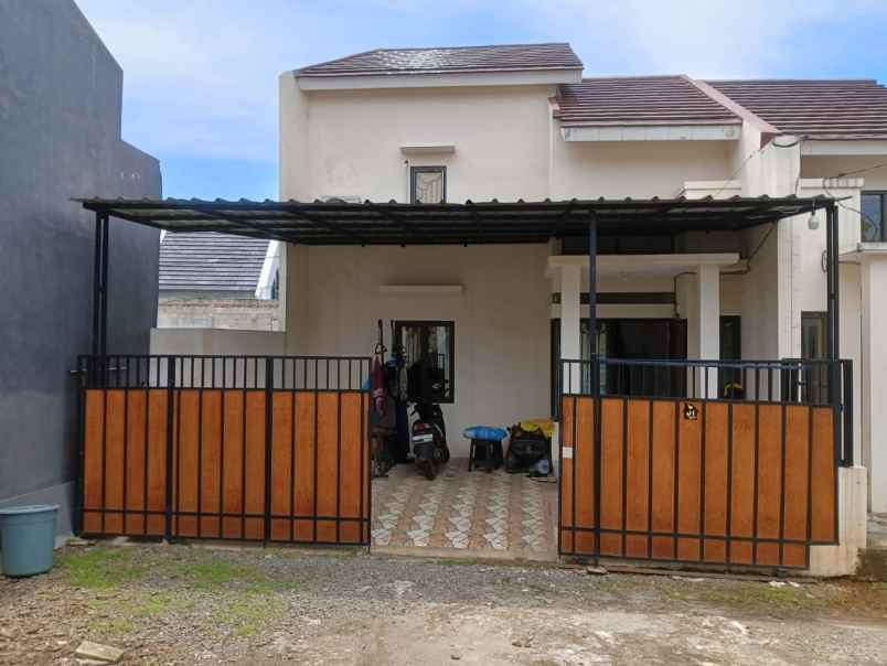 dijual rumah nanggerang