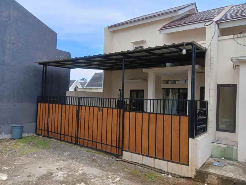 dijual rumah nanggerang