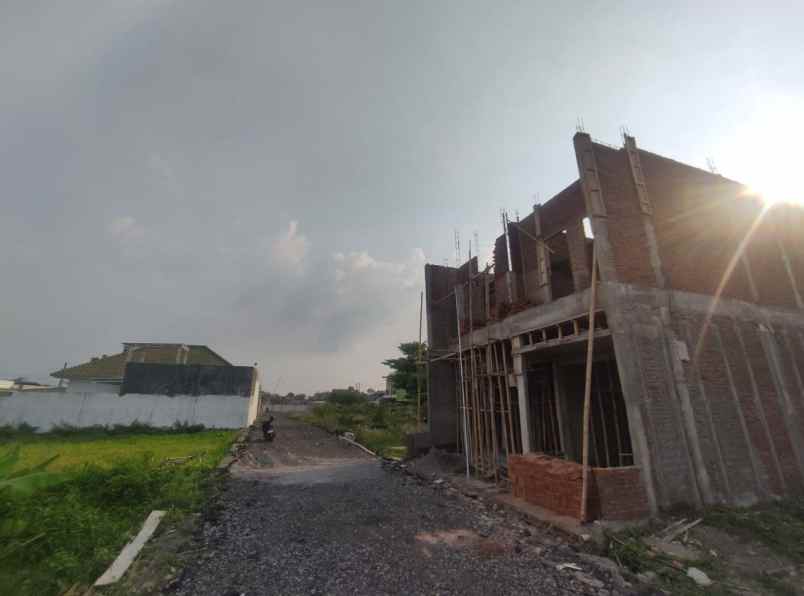 dijual rumah ngemplak kartasura