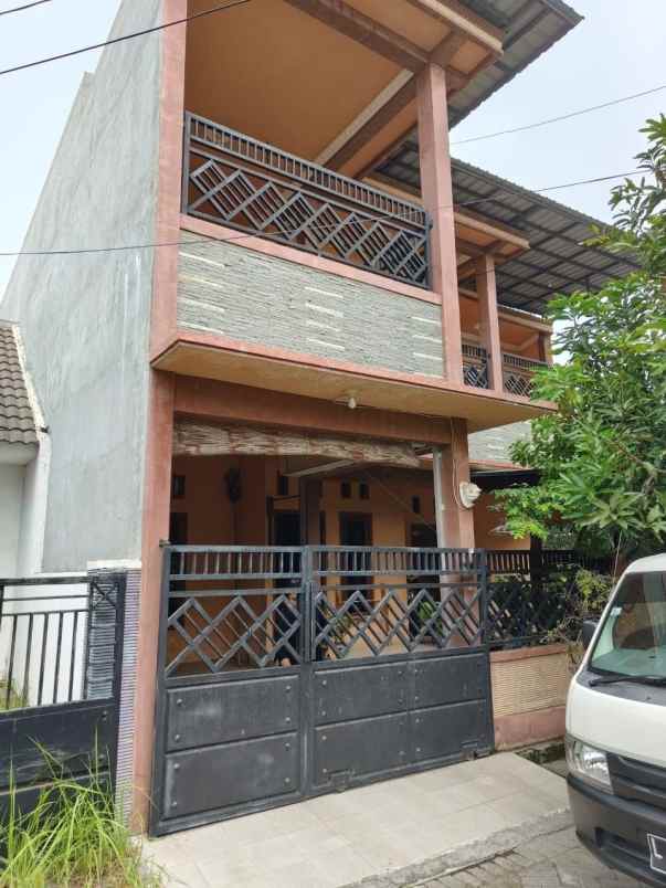 dijual rumah nginden intan timur