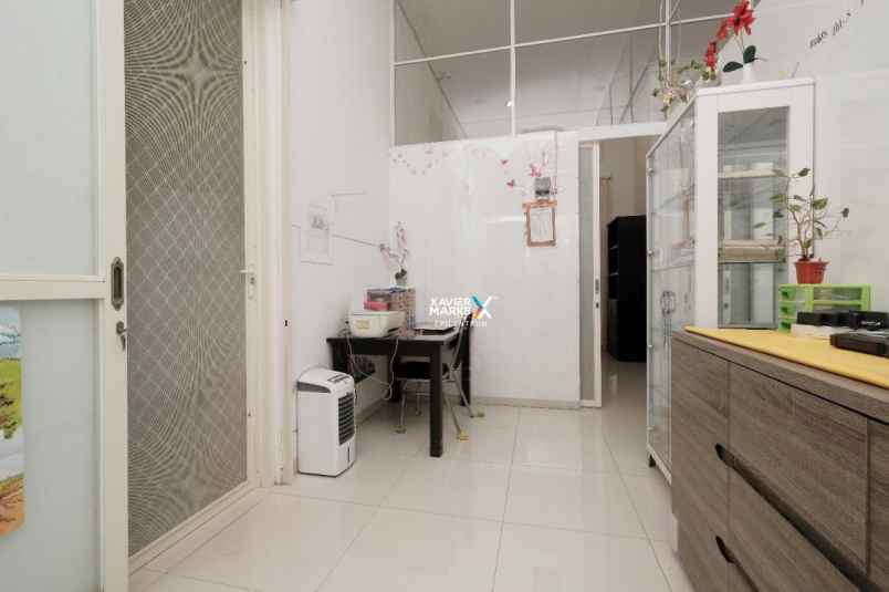 dijual rumah nirwana eksekutif