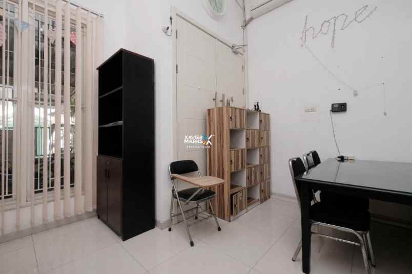 dijual rumah nirwana eksekutif