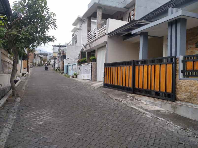 dijual rumah oro oro ombo