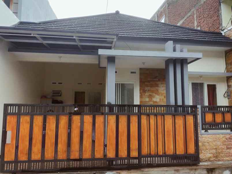 dijual rumah oro oro ombo