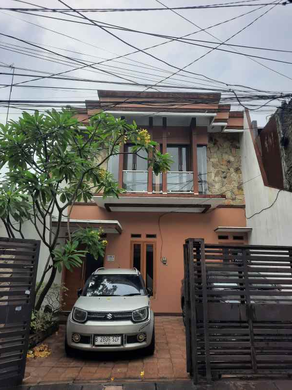 dijual rumah otista kebon nanas selatan 3