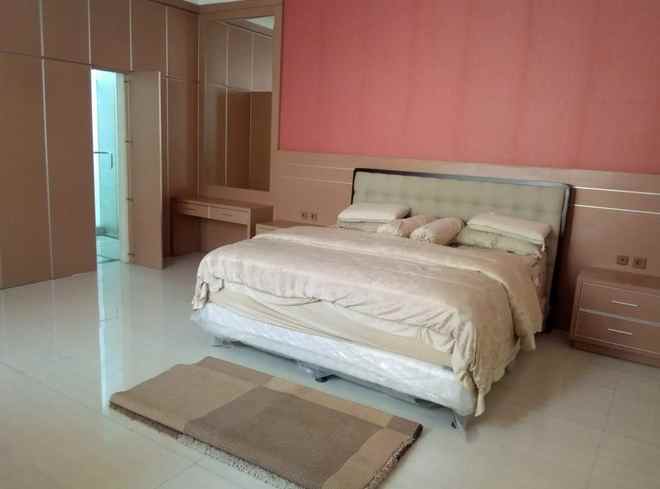 dijual rumah pakuwon city long beach