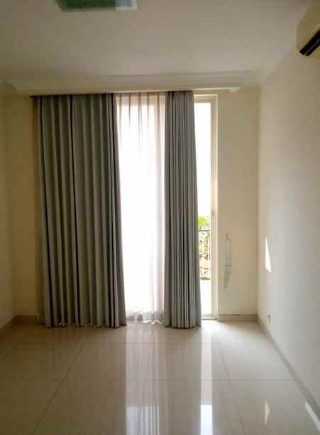 dijual rumah pakuwon city long beach