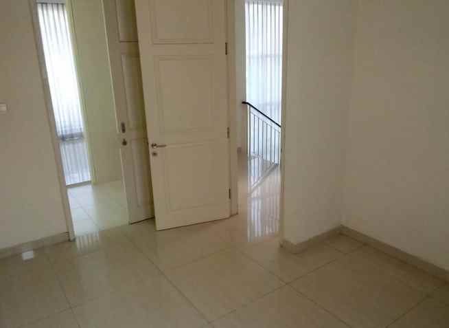 dijual rumah pakuwon city long beach