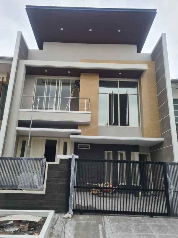 dijual rumah pakuwon city san diego