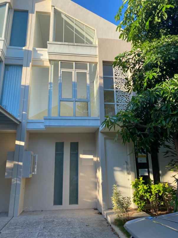 dijual rumah pakuwon city zimbali costa