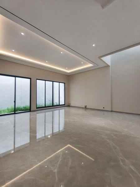 dijual rumah pakuwon indah