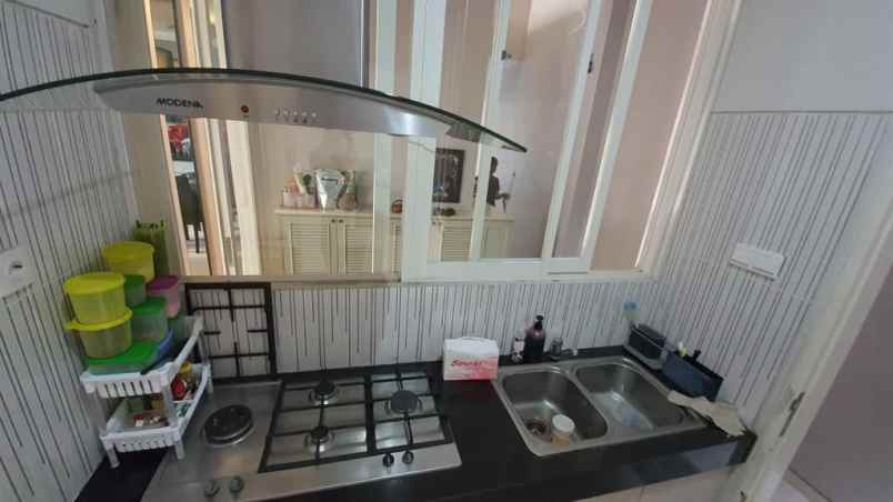 dijual rumah pakuwon indah surabaya