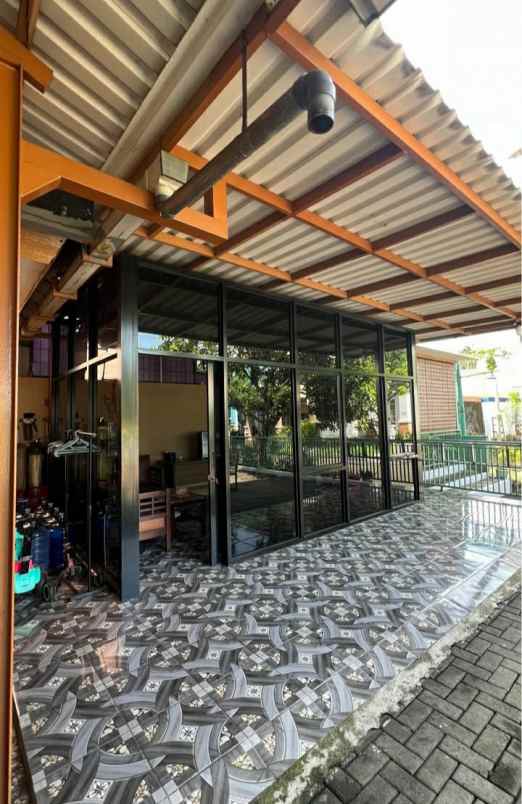 dijual rumah palem semi karawaci
