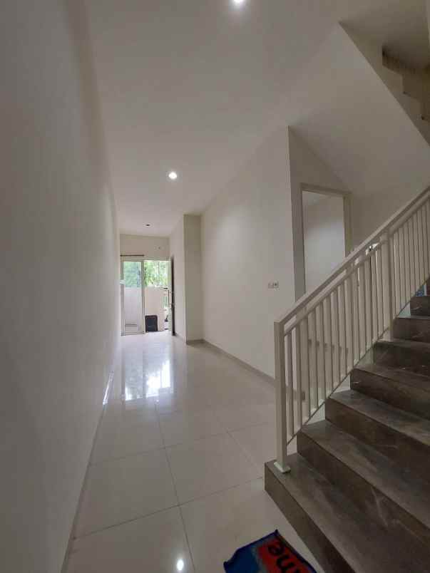 dijual rumah pantai mentari