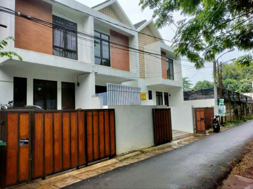 dijual rumah parigi lakeside