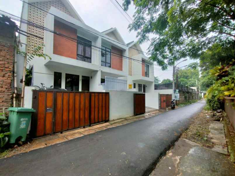 dijual rumah parigi lakeside