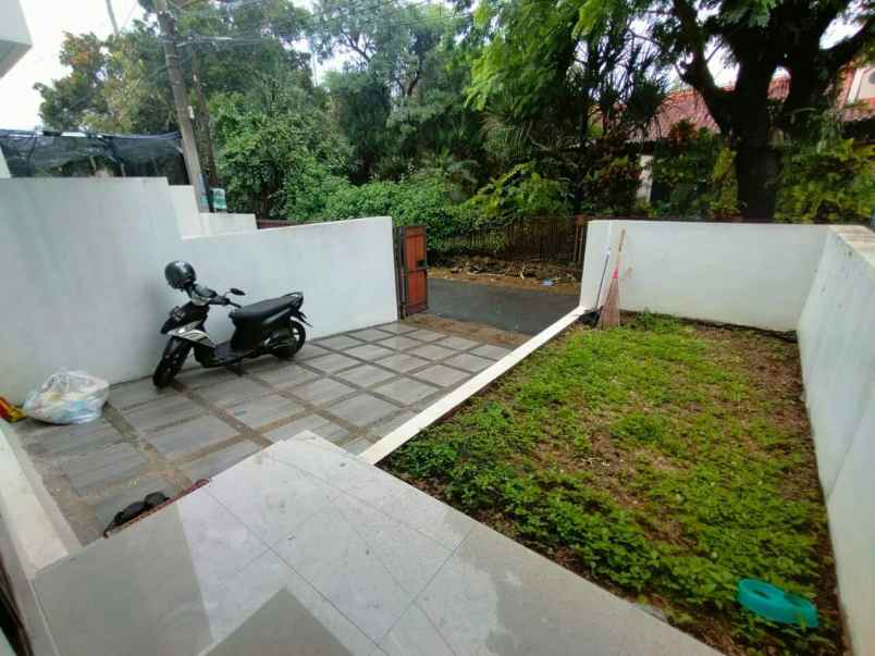 dijual rumah parigi lakeside