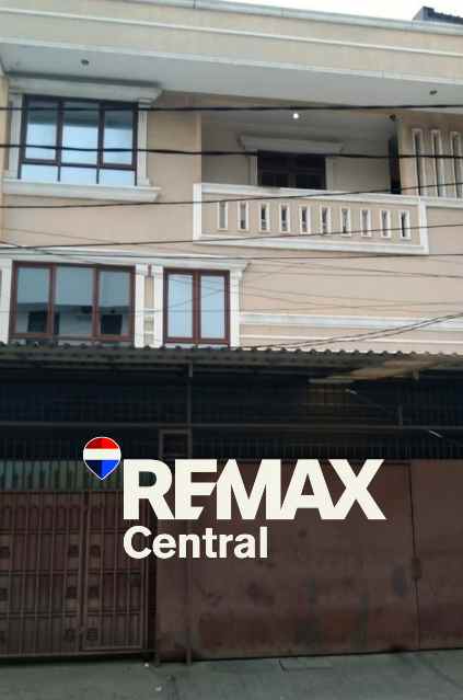 dijual rumah pasar baru