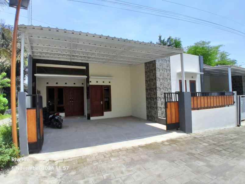 dijual rumah pasar cebongan