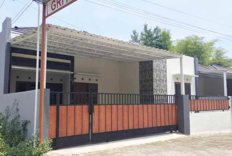 dijual rumah pasar cebongan