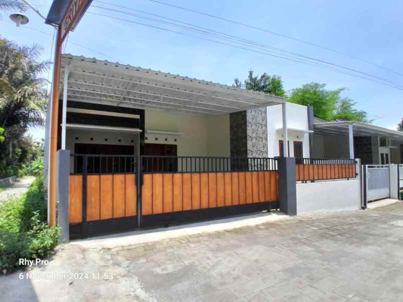 dijual rumah pasar cebongan