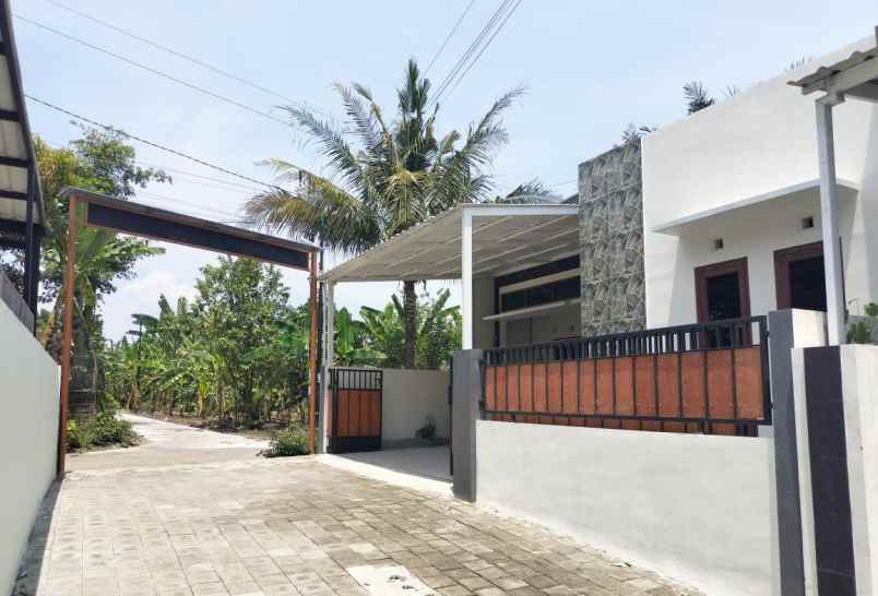 dijual rumah pasar cebongan