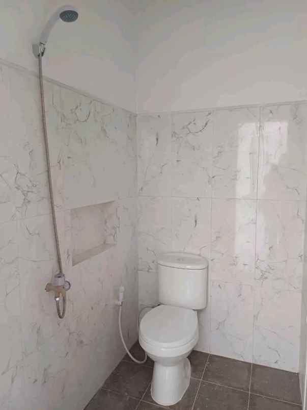 dijual rumah pasar cebongan