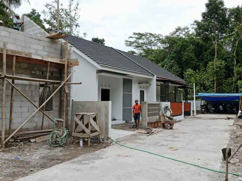 dijual rumah pasar cebongan