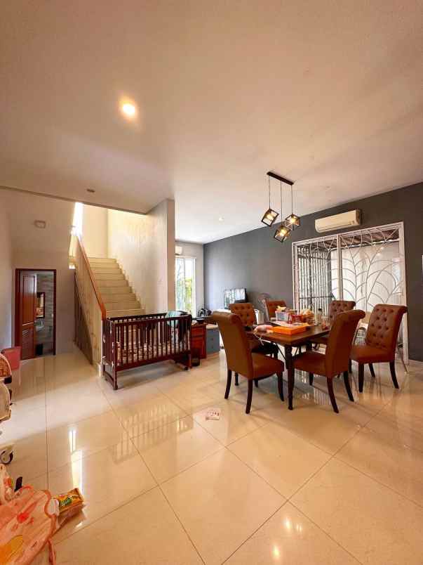 dijual rumah pasar minggu