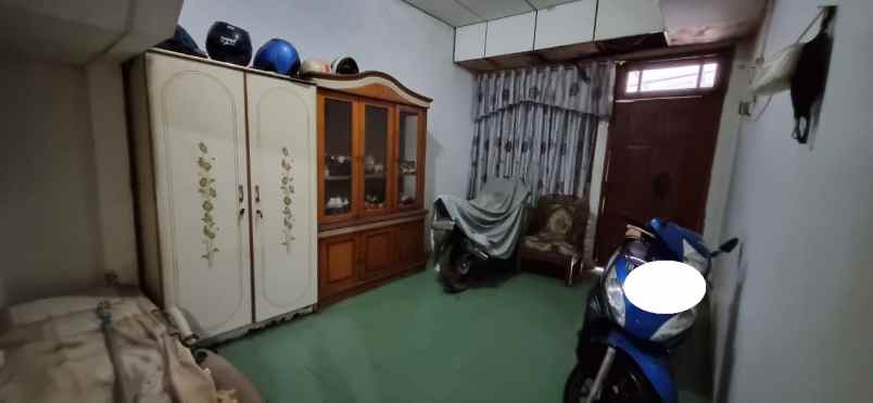 dijual rumah pasar minggu unit standart 2 lantai